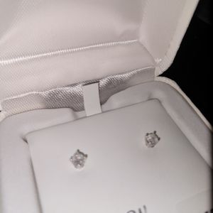 $80 obo HURRY SANTA! Get your CLAUS on these fast!